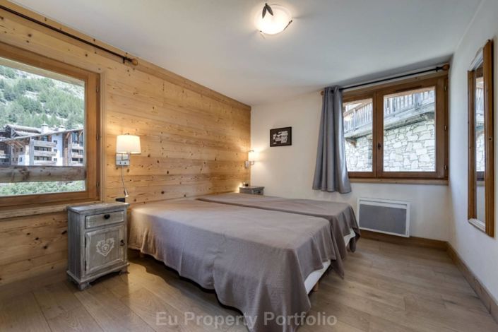 Image No.9-16 Bed House for sale