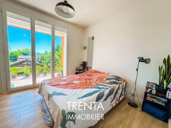 Image No.12-3 Bed House for sale