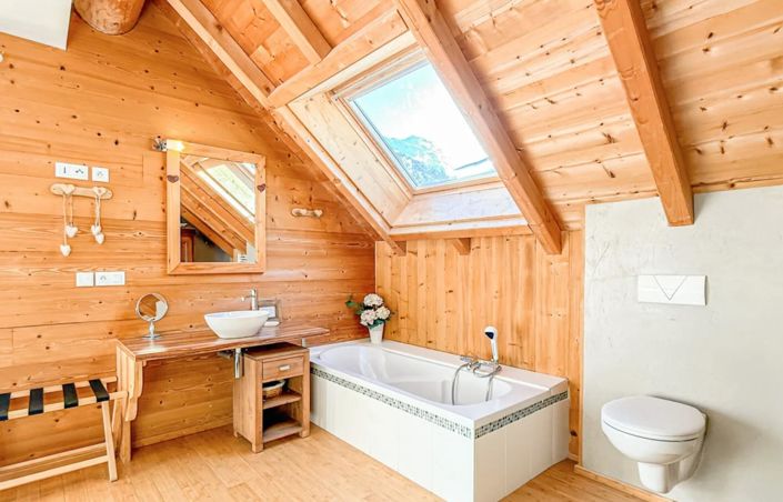 Image No.10-5 Bed House for sale