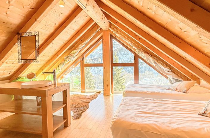 Image No.15-5 Bed House for sale