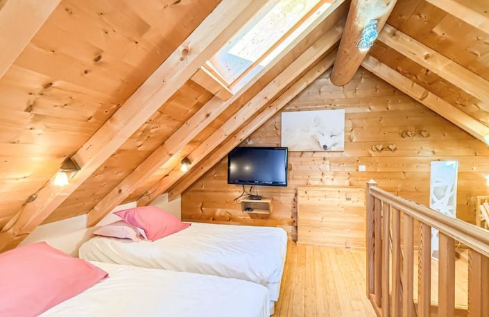 Image No.16-5 Bed House for sale