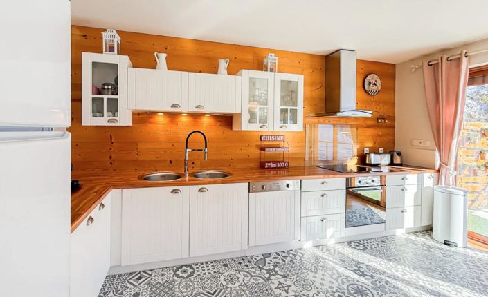 Image No.6-5 Bed House for sale