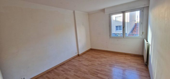 Image No.10-3 Bed Apartment for sale