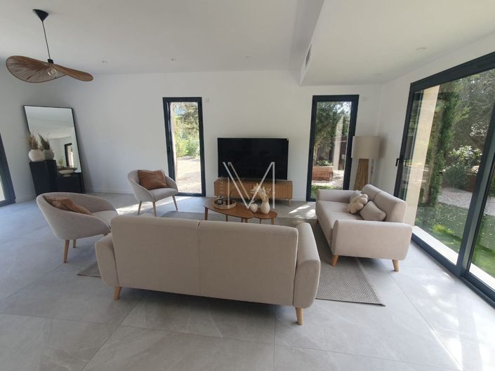 Image No.10-5 Bed House for sale