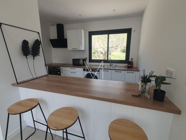 Image No.11-5 Bed House for sale
