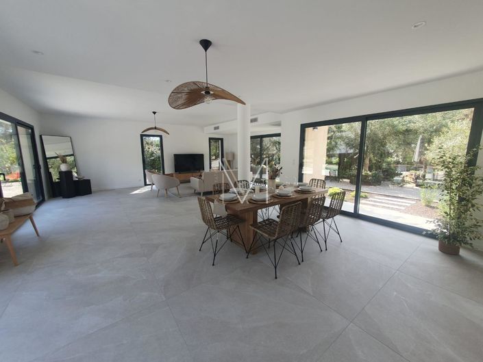 Image No.13-5 Bed House for sale