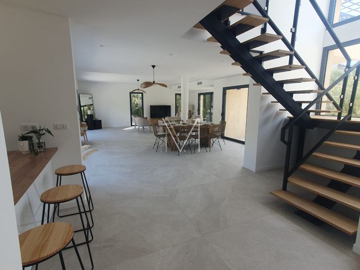 Image No.13-5 Bed House for sale