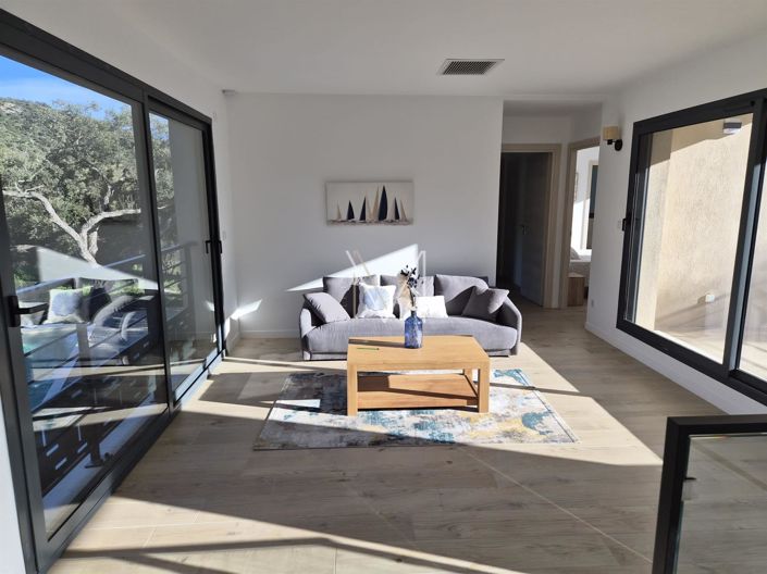 Image No.16-5 Bed House for sale