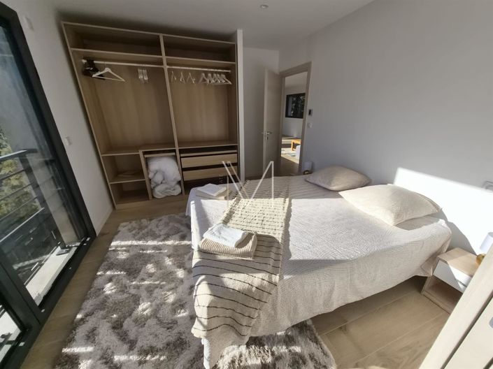 Image No.19-5 Bed House for sale