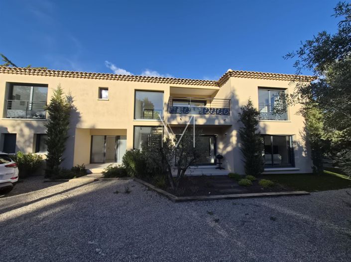 Image No.2-5 Bed House for sale