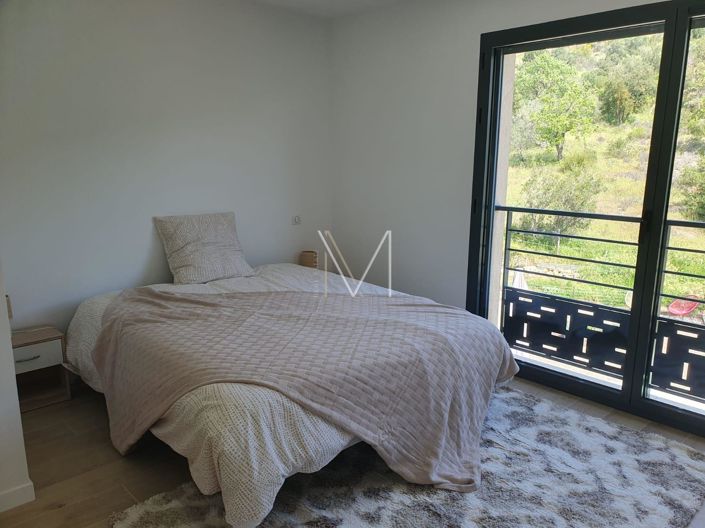 Image No.24-5 Bed House for sale