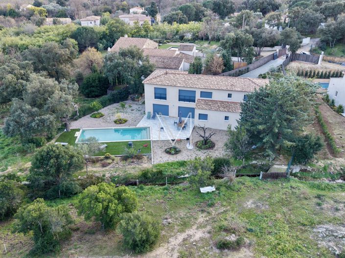 Image No.6-5 Bed House for sale
