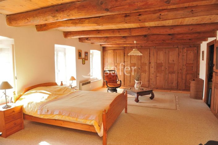 Image No.14-6 Bed House for sale