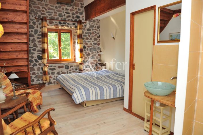 Image No.6-6 Bed House for sale