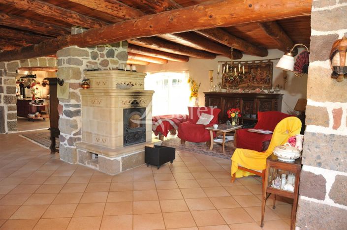 Image No.8-6 Bed House for sale