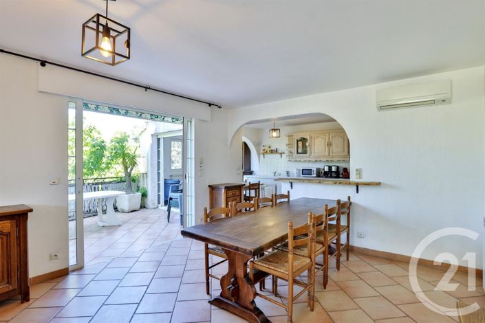 Image No.10-6 Bed House for sale