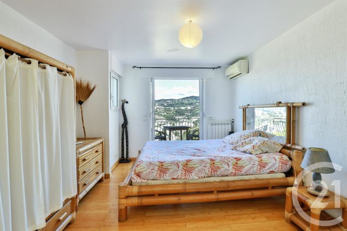 Image No.14-6 Bed House for sale