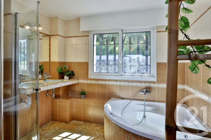 Image No.15-6 Bed House for sale