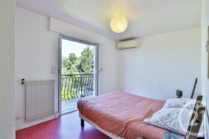 Image No.16-6 Bed House for sale