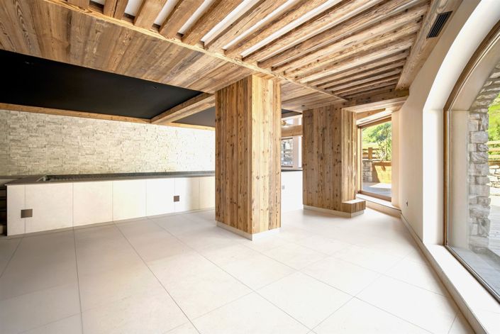 Image No.5-6 Bed House for sale