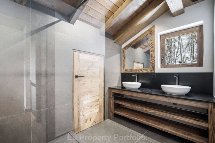 Image No.10-5 Bed House for sale