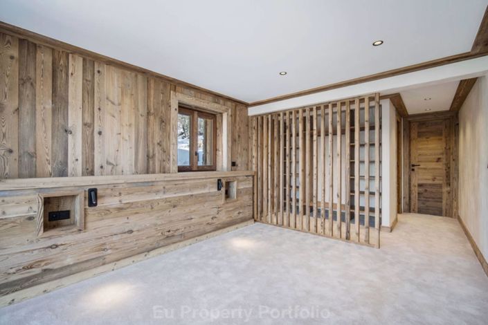 Image No.11-5 Bed House for sale