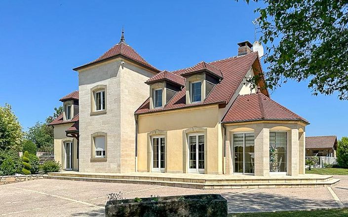 Image No.3-Maison de 5 chambres à vendre à Franche-Comté