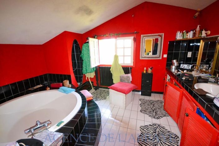 Image No.9-3 Bed House for sale