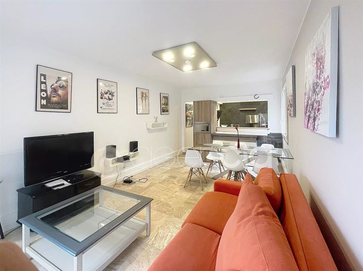Image No.3-Appartement de 2 chambres à vendre à Cannes