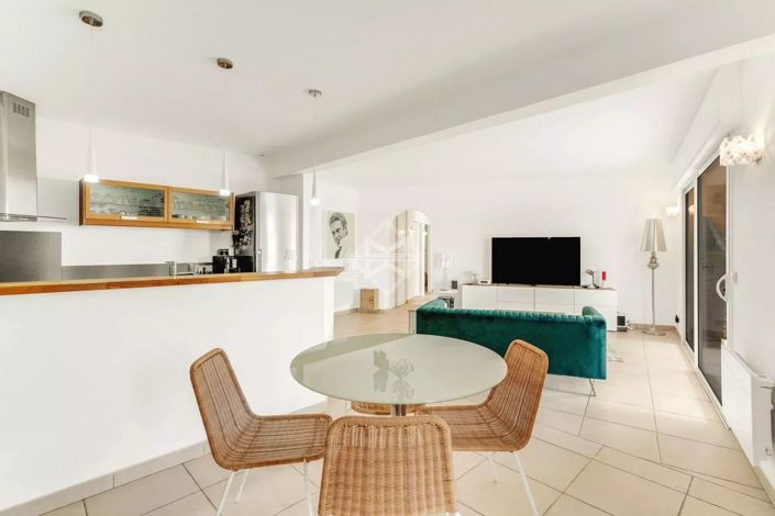 Image No.13-3 Bed House for sale