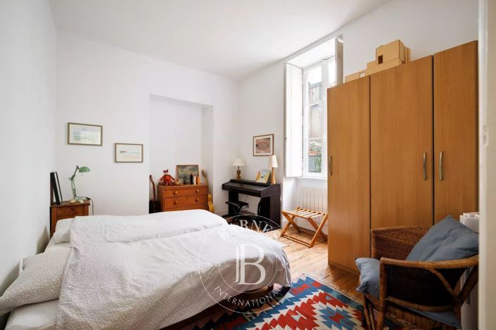 Image No.15-3 Bed House for sale