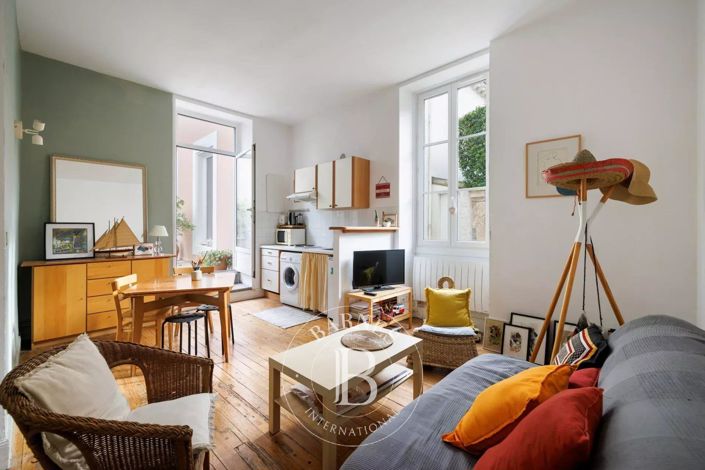 Image No.18-3 Bed House for sale