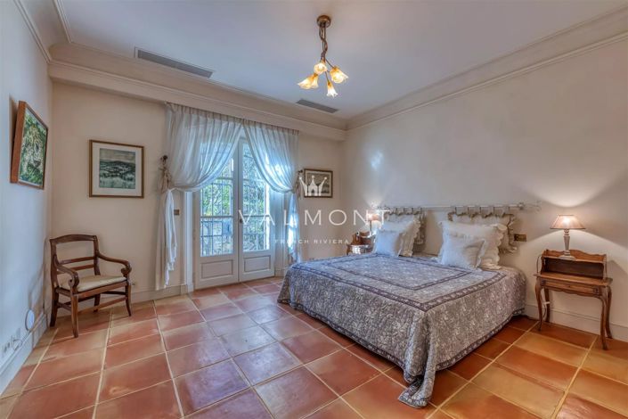 Image No.13-6 Bed House for sale