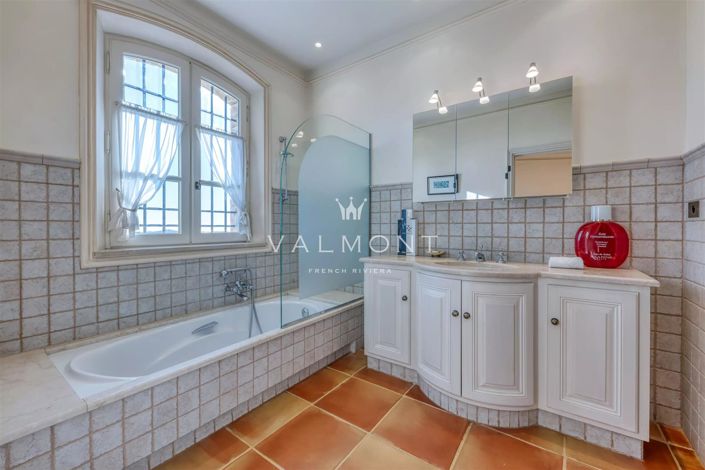 Image No.15-6 Bed House for sale