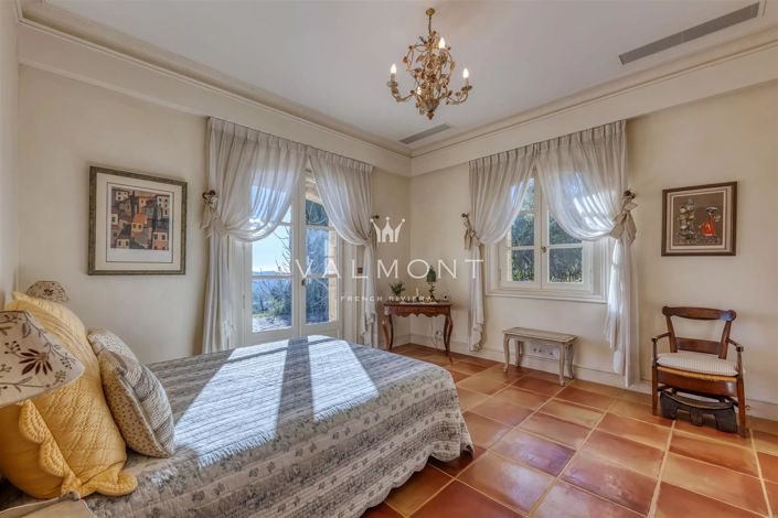 Image No.16-6 Bed House for sale