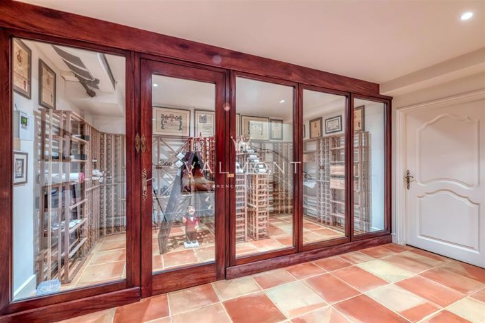 Image No.17-6 Bed House for sale