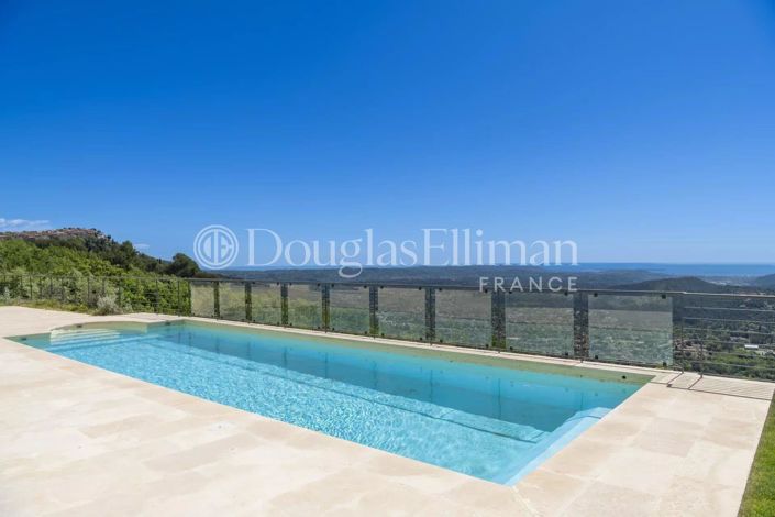 Image No.5-10 Bed House for sale