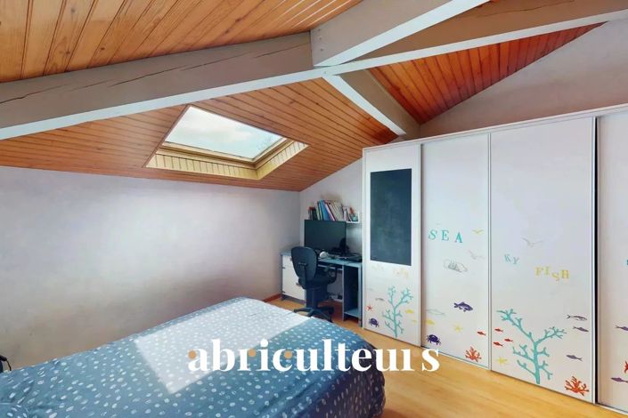 Image No.12-4 Bed House for sale