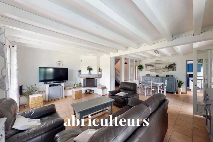 Image No.6-4 Bed House for sale