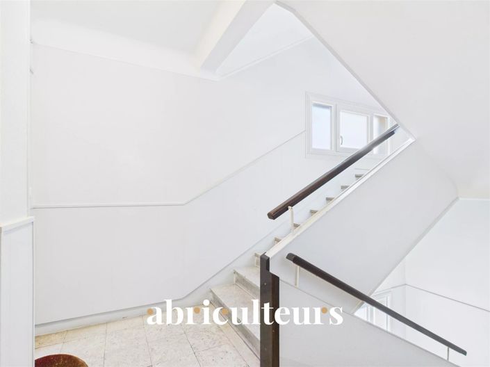 Image No.11-3 Bed Apartment for sale