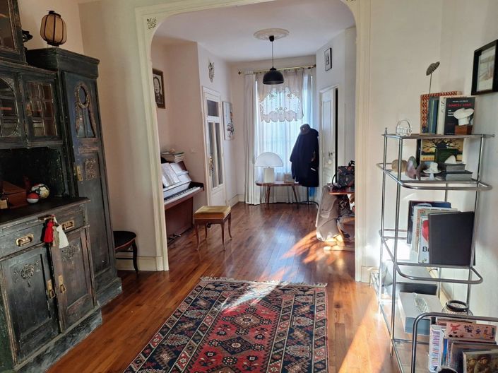 Image No.4-6 Bed House for sale