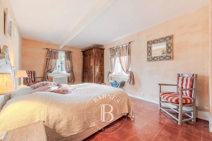 Image No.9-3 Bed House for sale