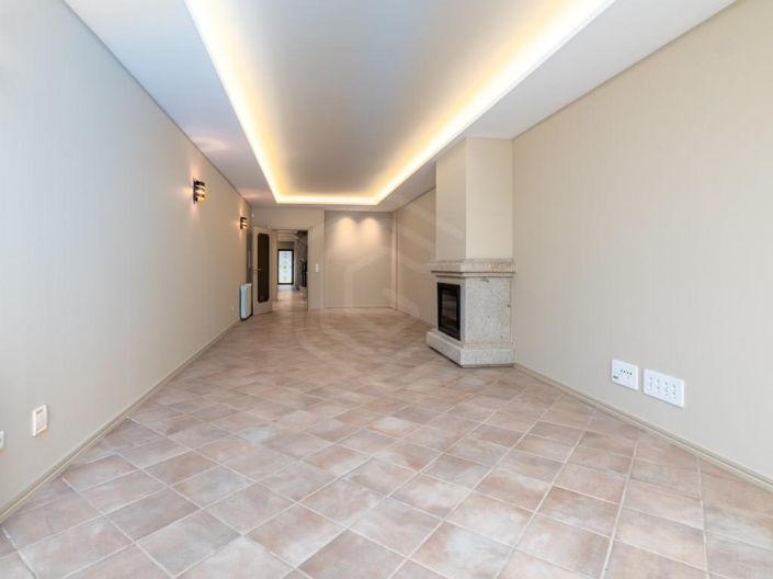 Image No.6-2 Bed House for sale