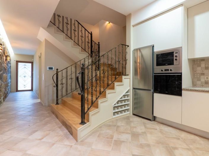 Image No.9-2 Bed House for sale