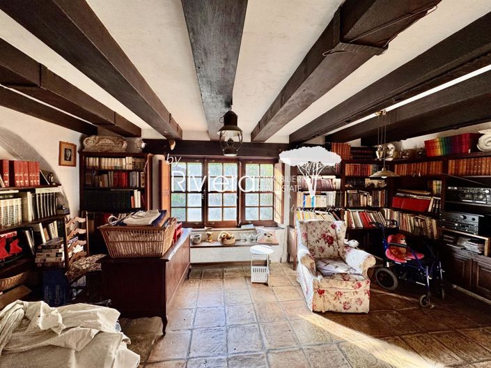 Image No.9-6 Bed House for sale