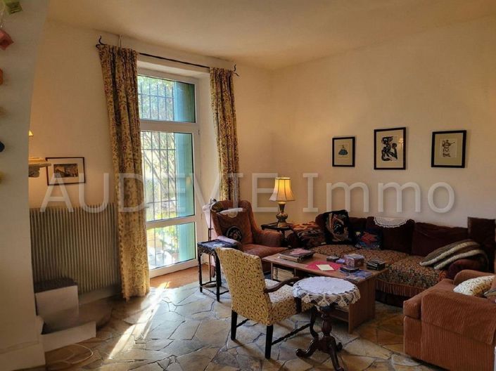 Image No.9-6 Bed House for sale