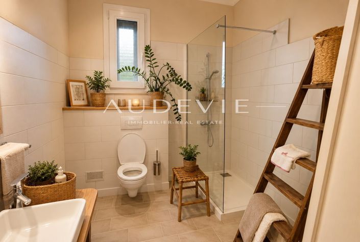 Image No.12-5 Bed House for sale