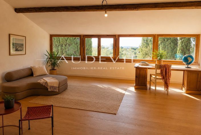 Image No.19-5 Bed House for sale