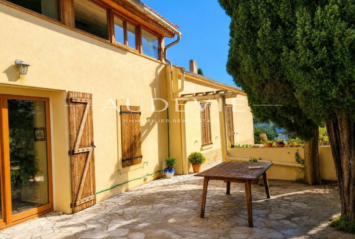 Image No.6-5 Bed House for sale