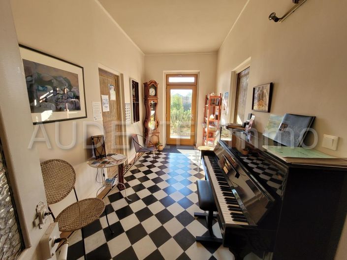 Image No.7-5 Bed House for sale